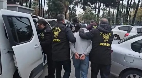 900 bin dolarlık dev vurgununa polis engeli! Parayı paylaşmadan yakayı ele verdiler